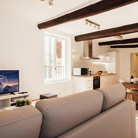 L'authentic, Charme Dans La Vieille Avec Climatisation Apartament